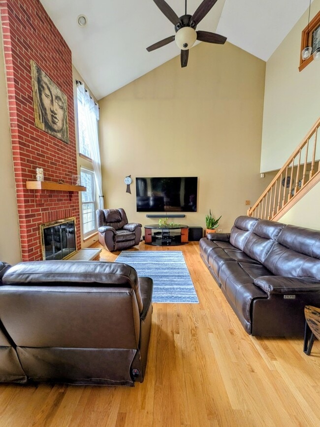 Building Photo - 2153 Seaver Ln