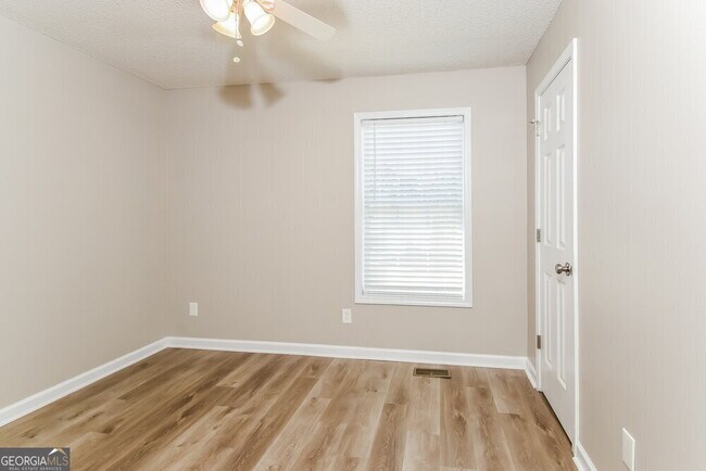 Building Photo - 304 Gun Range Rd