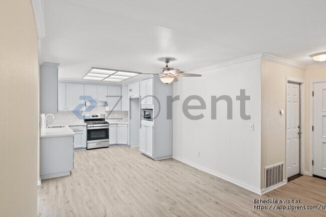 Building Photo - 8370 Parish Way