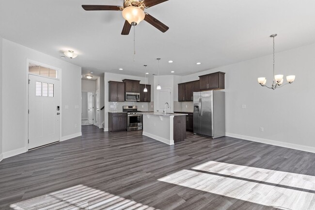 Building Photo - **Spacious 3/2.5 Townhome in Durham**