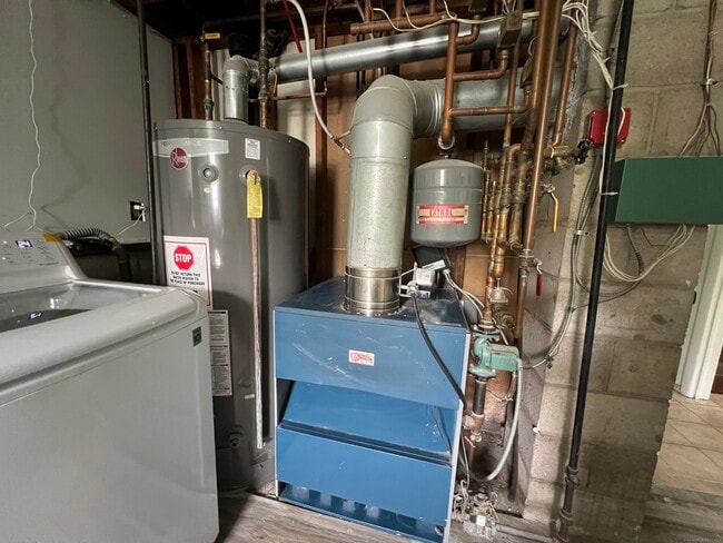 Building Photo - 505 Church St