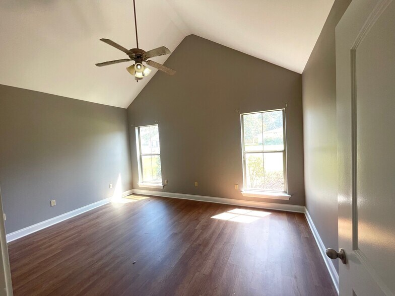 Building Photo - 17415 MILAN Dr