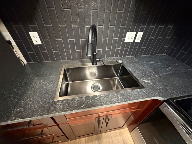 Building Photo - Steel Hollow Cottage Community