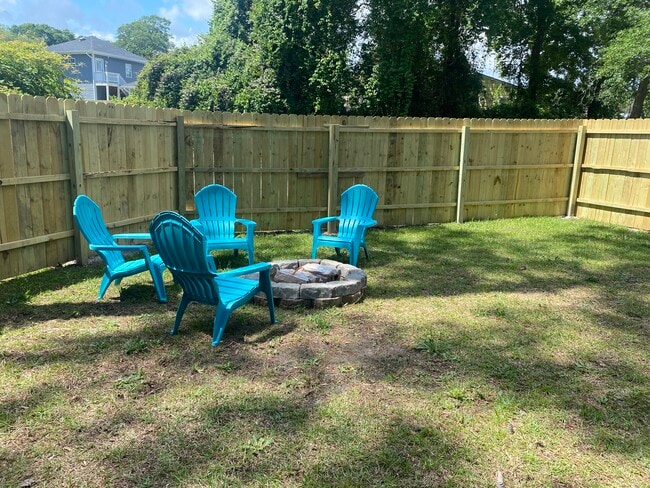 Building Photo - 1680 Hemingway Dr SW