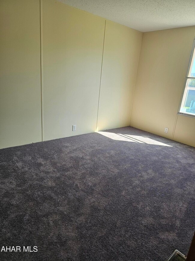 Building Photo - 124 Skyline Dr