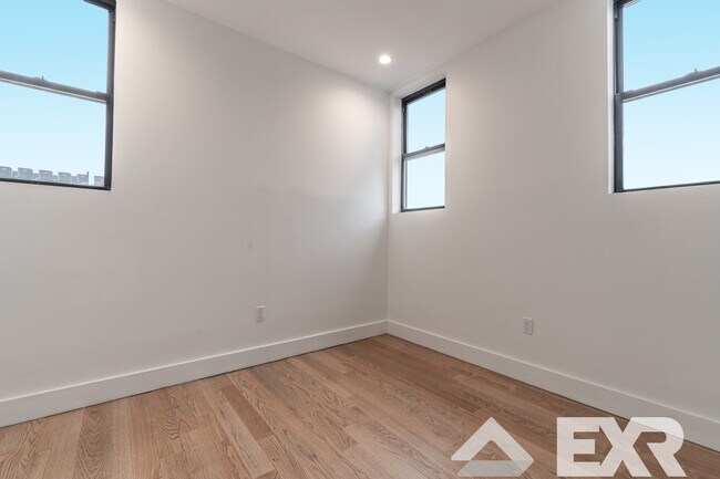 Building Photo - 406 Cornelia St