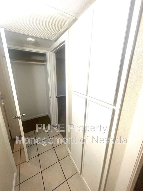 Building Photo - 2315 Caravelle St