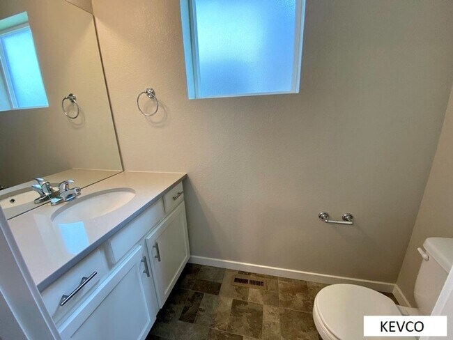 Building Photo - Spectacular New Construction!