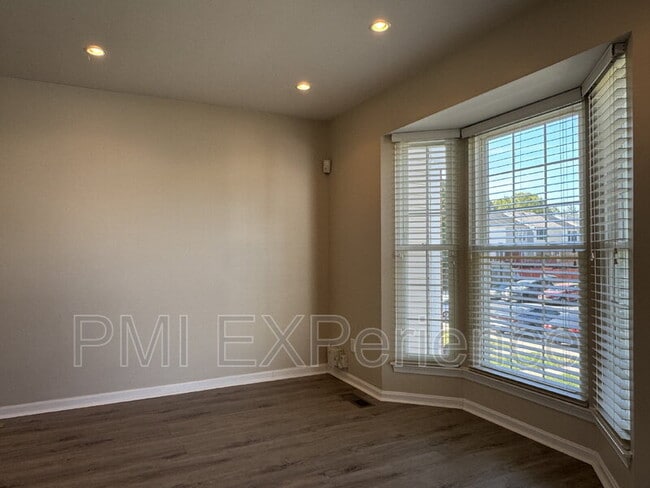 Building Photo - 11303 Golden Eagle Pl