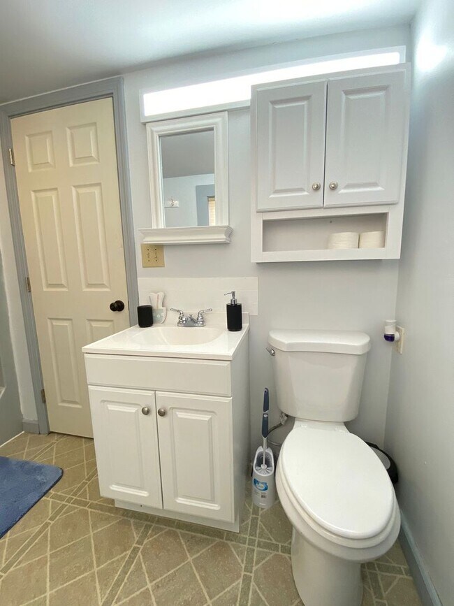 Building Photo - Furnished 2 Bed, 1 Bath home available in Campton!