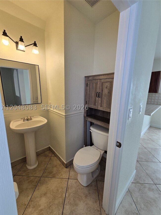 Building Photo - 14758 SW 9th Ln