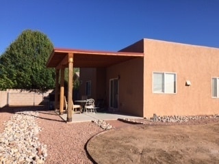 Building Photo - VISTA DEL NORTE 3 Bedroom 2 Bath  2 Car Garage