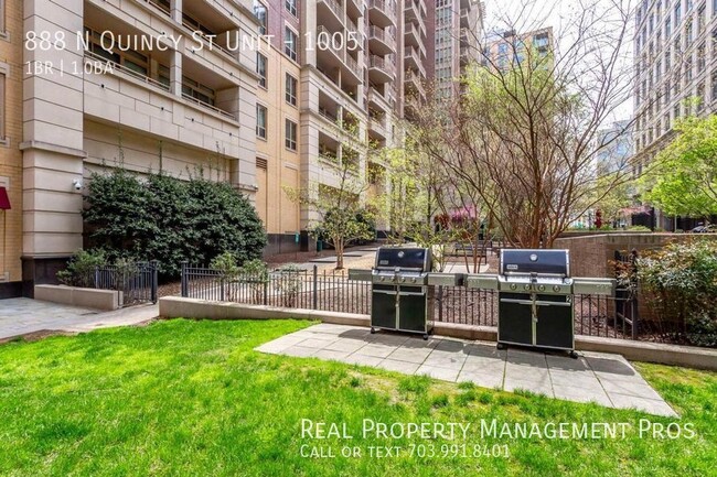 Building Photo - Bright and Beautiful Ballston Condo!