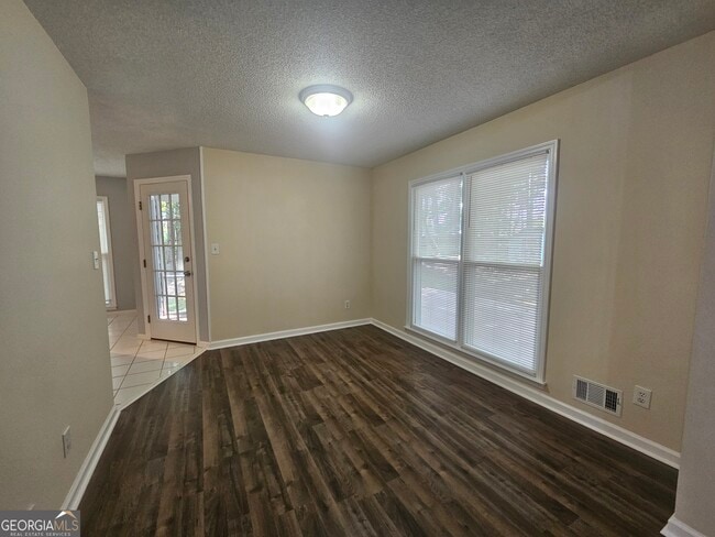 Building Photo - 30 Glenridge Dr