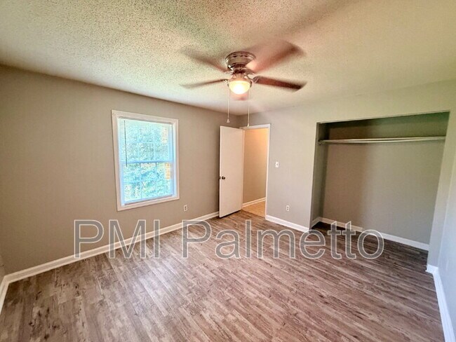 Building Photo - 1908 Tall Pines Cir