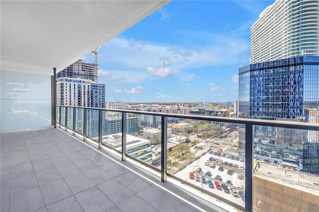 Building Photo - 275 1st Ave S