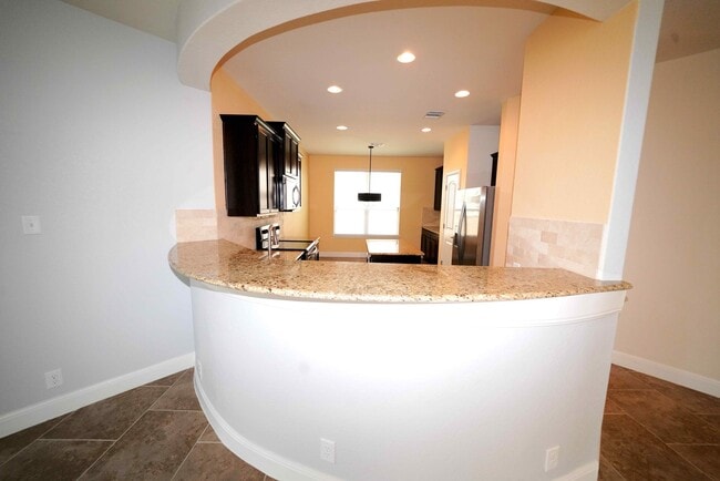 Building Photo - Immaculate rental now available in coveted...