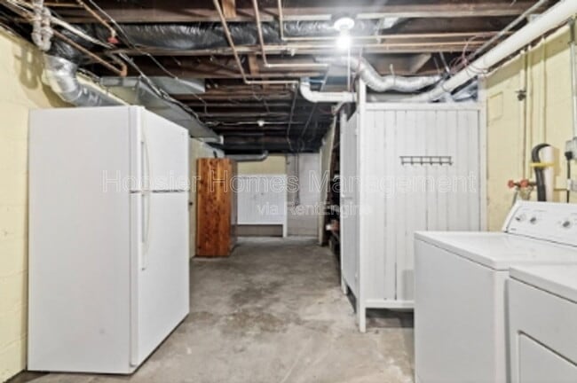 Building Photo - 4652 N Kenwood Ave