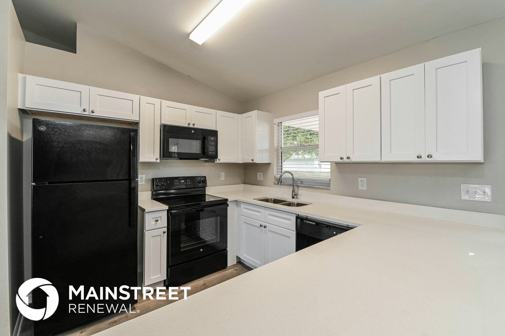 Building Photo - 2216 NW 5th St