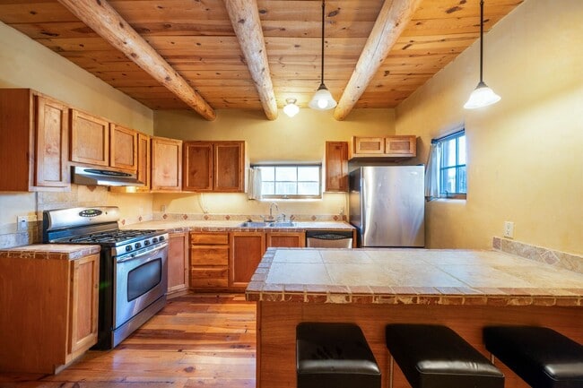 Building Photo - Santa Fe Charm in the Historic Guadalupe D...