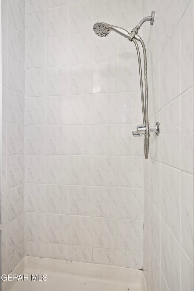 Building Photo - 7316 Clemente Ave