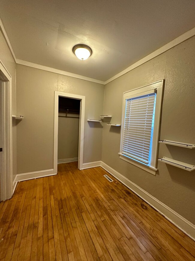 Building Photo - 2474-A N Fratney St