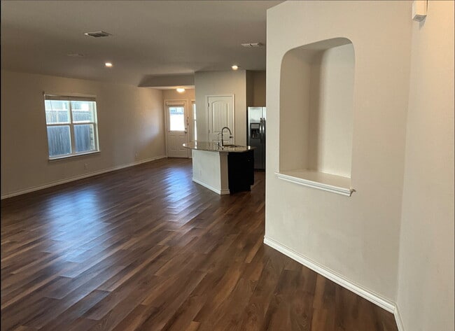 Building Photo - "Charming 4-Bedroom Home with Granite Elegance in San Antonio!"