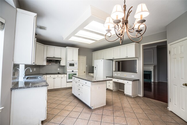Building Photo - 7110 Adobe Ct