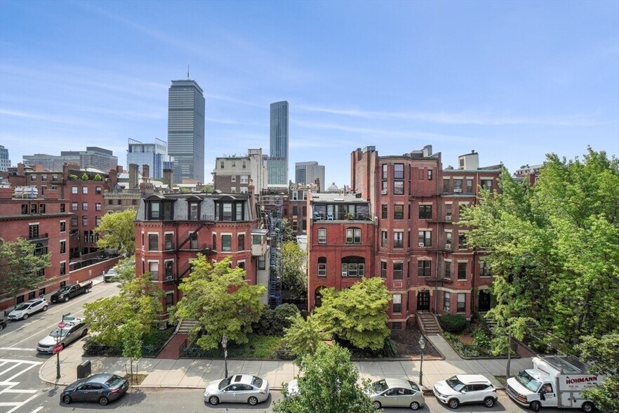 Building Photo - 365 Marlborough St