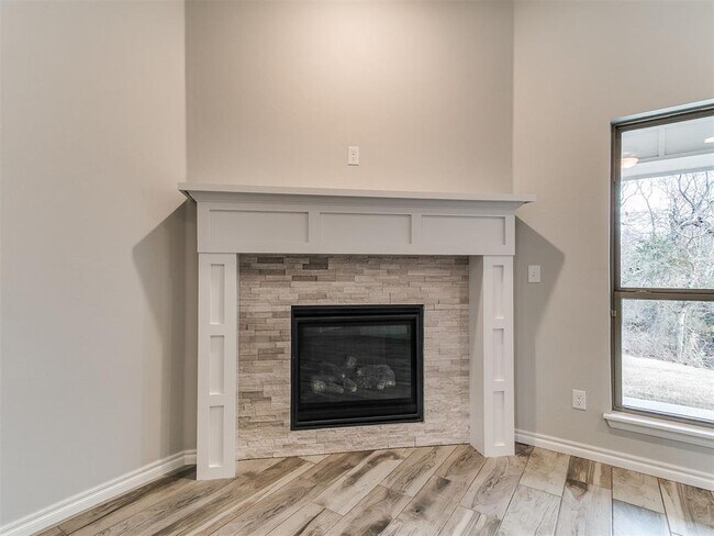 Building Photo - 12104 Rockbed Dr