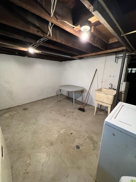 Building Photo - 1245 S 17th St