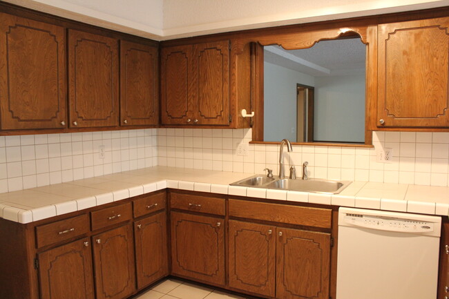 Building Photo - 517 Partridge Ln