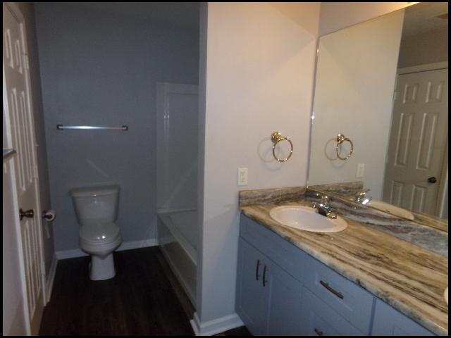 Building Photo - 220 Gamble Rd