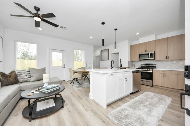 Building Photo - 9028 Scott St