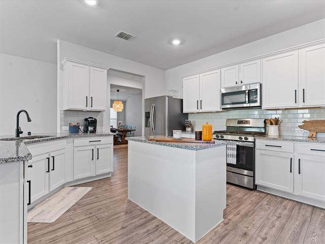 Building Photo - 6202 Halton Dr.