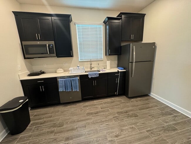 Building Photo - New Generation Stunning 1 Bed 1 Bath with ...