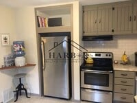 Building Photo - 1610 4th St NE