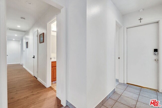 Building Photo - 7121 Arizona Ave