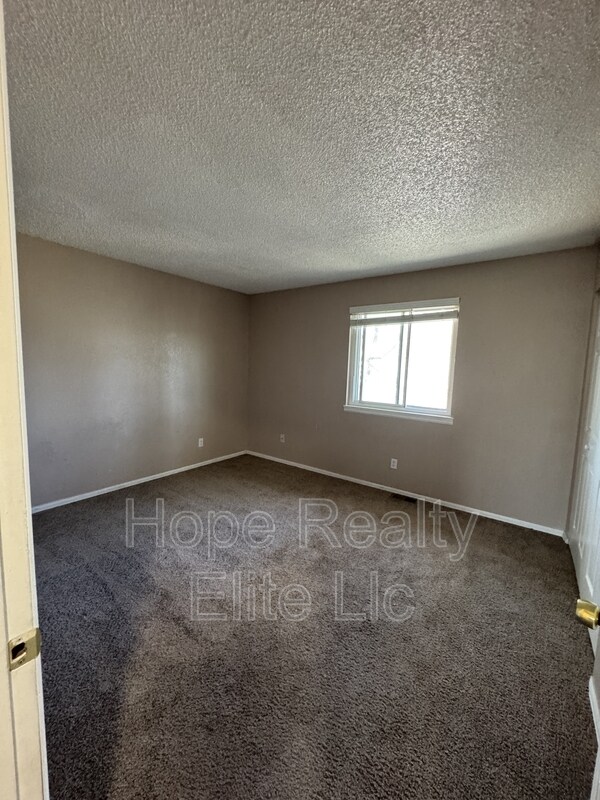 Building Photo - 2522 Knob Hill Ct