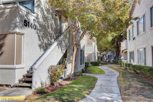 Building Photo - 5216 Mandalay Springs Dr