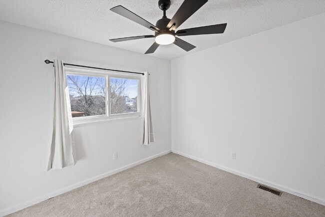 Building Photo - Spacious 6-Bedroom / 3.5-Bath Home — Great Location + Solar Savings!