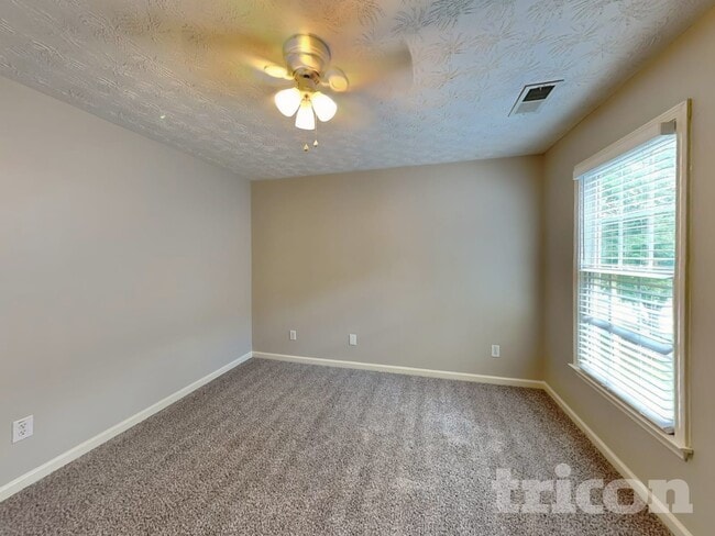 Building Photo - 3433 Palm Cir
