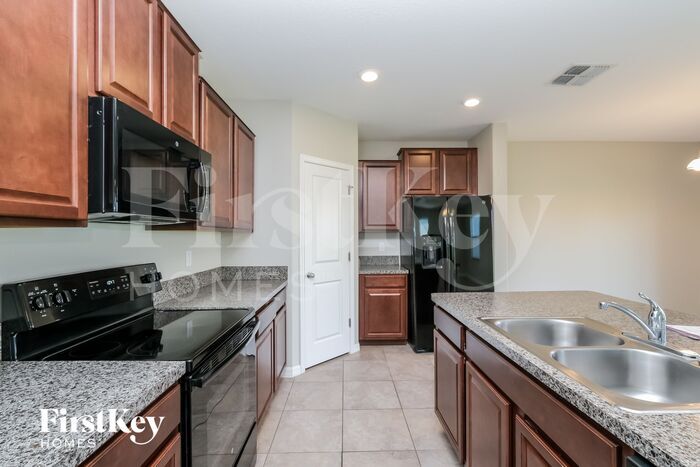 Building Photo - 5050 Brickwood Rise Dr