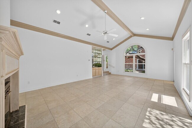 Building Photo - 1 Villa Bonita