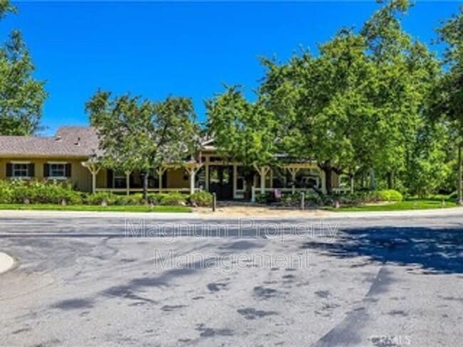 Building Photo - 35459 Sumac Ave