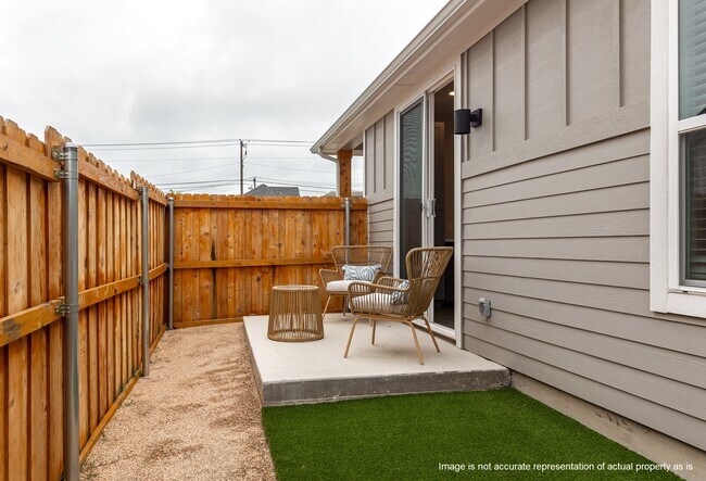 Building Photo - 10115 Conover Cmns Cir
