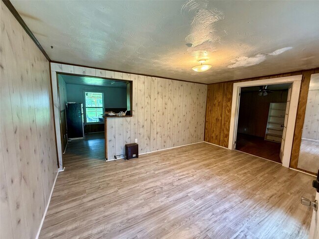Building Photo - 13298 County Rd 190