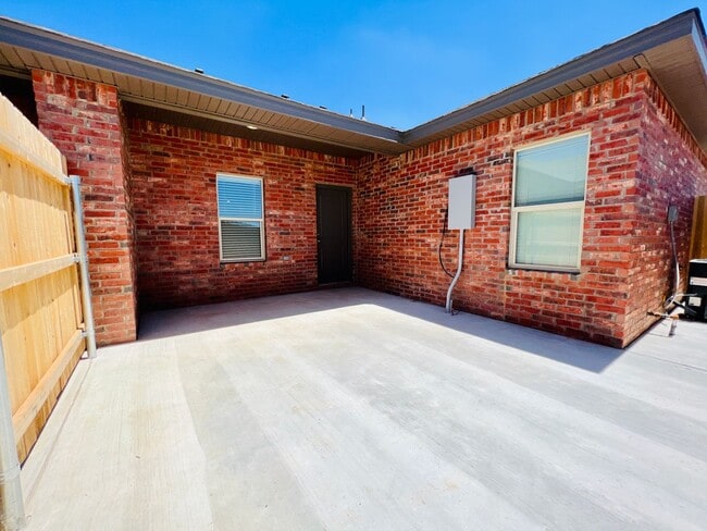 Building Photo - PRE-LEASING FOR A JULY MOVE-IN!! Great 2 Bedroom, 2 Bath Townhouse in Escondido - Frenship ISD