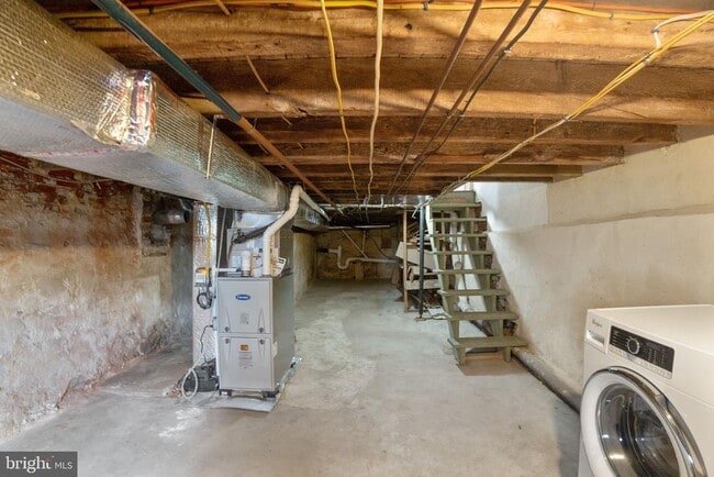Building Photo - 161 Mifflin St