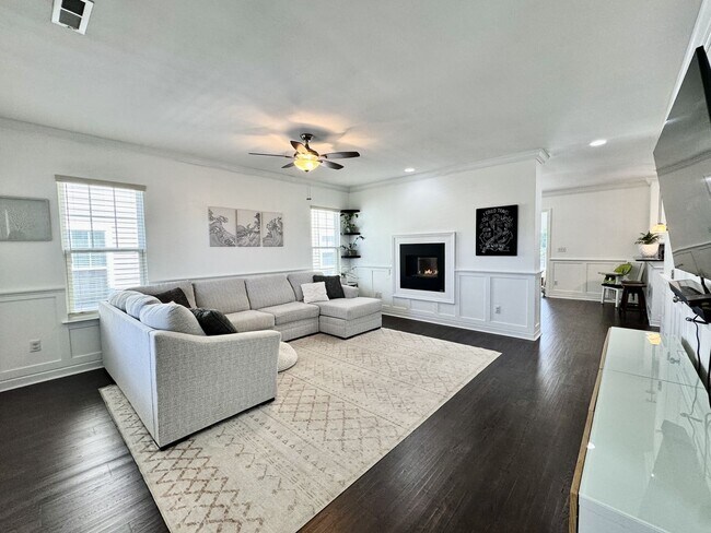 Building Photo - A Block From The Beaches! A 1st-Time Renta...